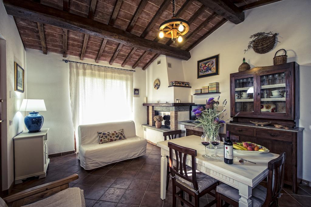 Agriturismo I Roseti Montepulciano Stazione Extérieur photo